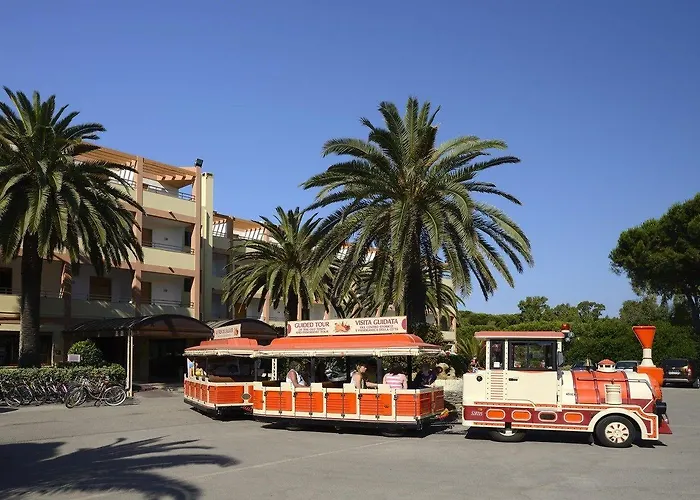 Oasis Apartahotel 3*