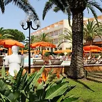 Oasis Aparthotel 3*