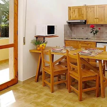 Oasis Aparthotel