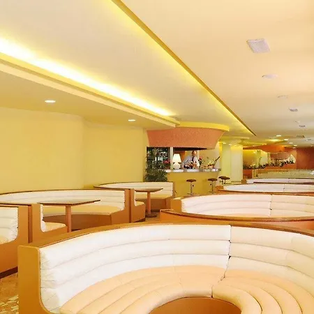 Apartahotel Oasis
