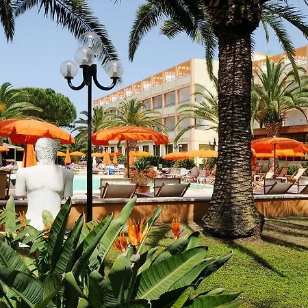 Oasis Apartmanhotel 3*