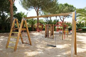 מלון דירות Oasis 2*