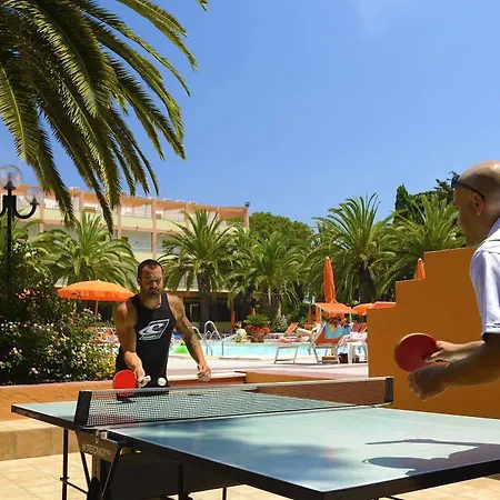 Oasis מלון דירות 2*